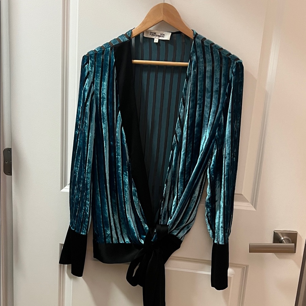 Diane Von Furstenberg silk & Velvet Wrap Top